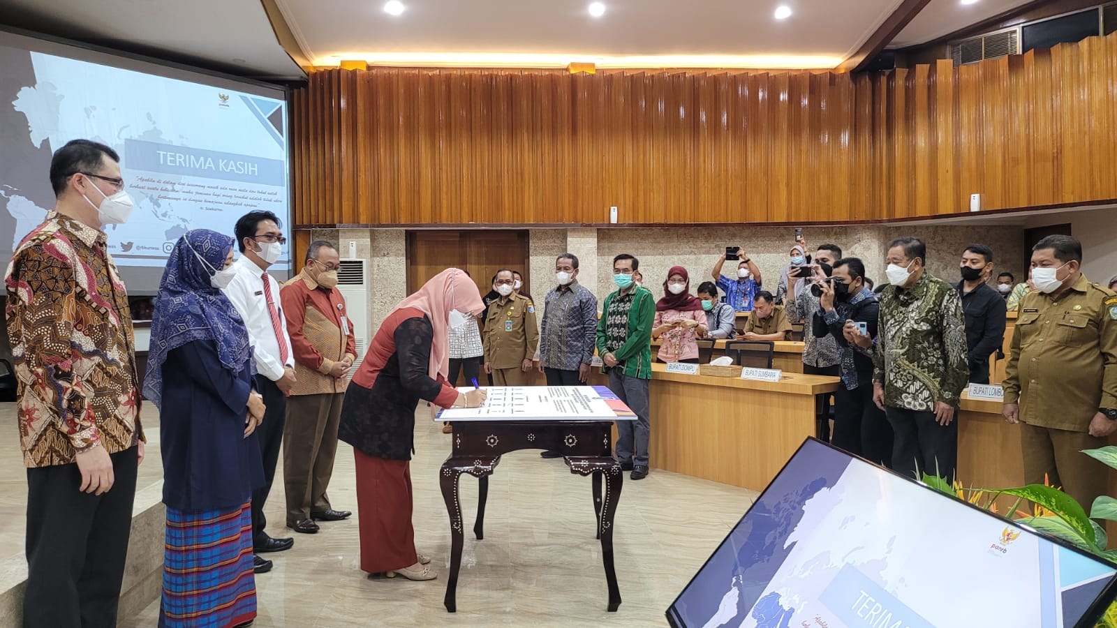 Sistem Akuntabilitas Kinerja Instansi Pemerintah (SAKIP) Pemkab Sumbawa Raih Predikat B