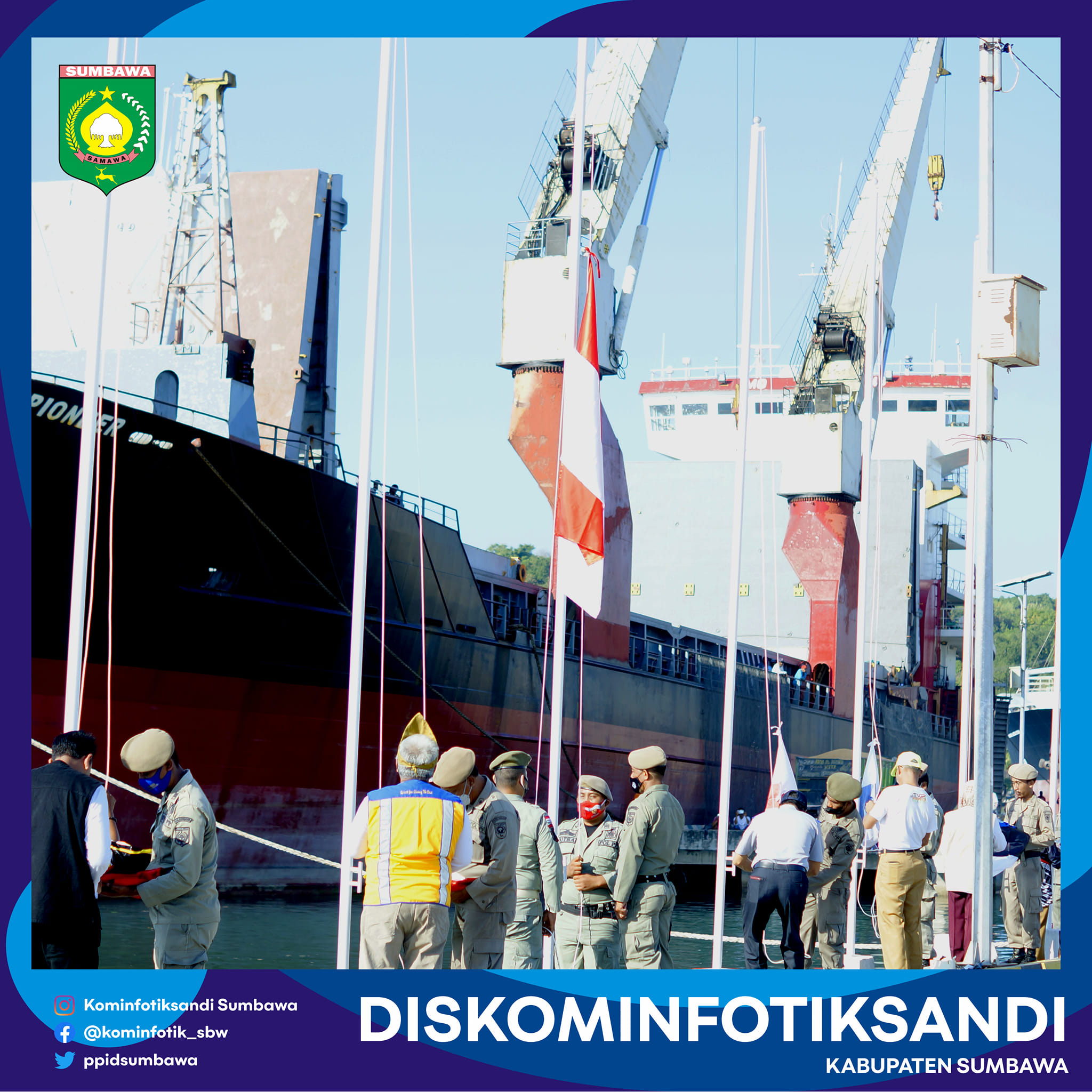 Bupati Sumbawa Pimpin Pengibaran Bendera Merah Putih dan Bendera Peserta MXGP 