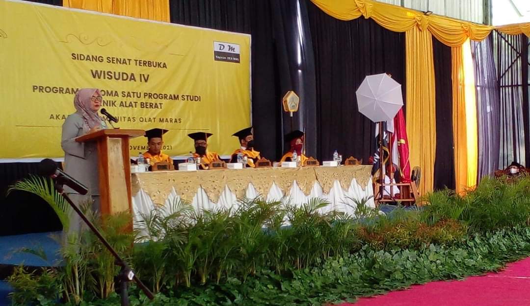 HADIRI WISUDA IV DIPLOMA I TEHNIK ALAT BERAT UTS , WABUP BERHARAP TUNJUKAN KEMAMPUAN DAN KEAHLIAN