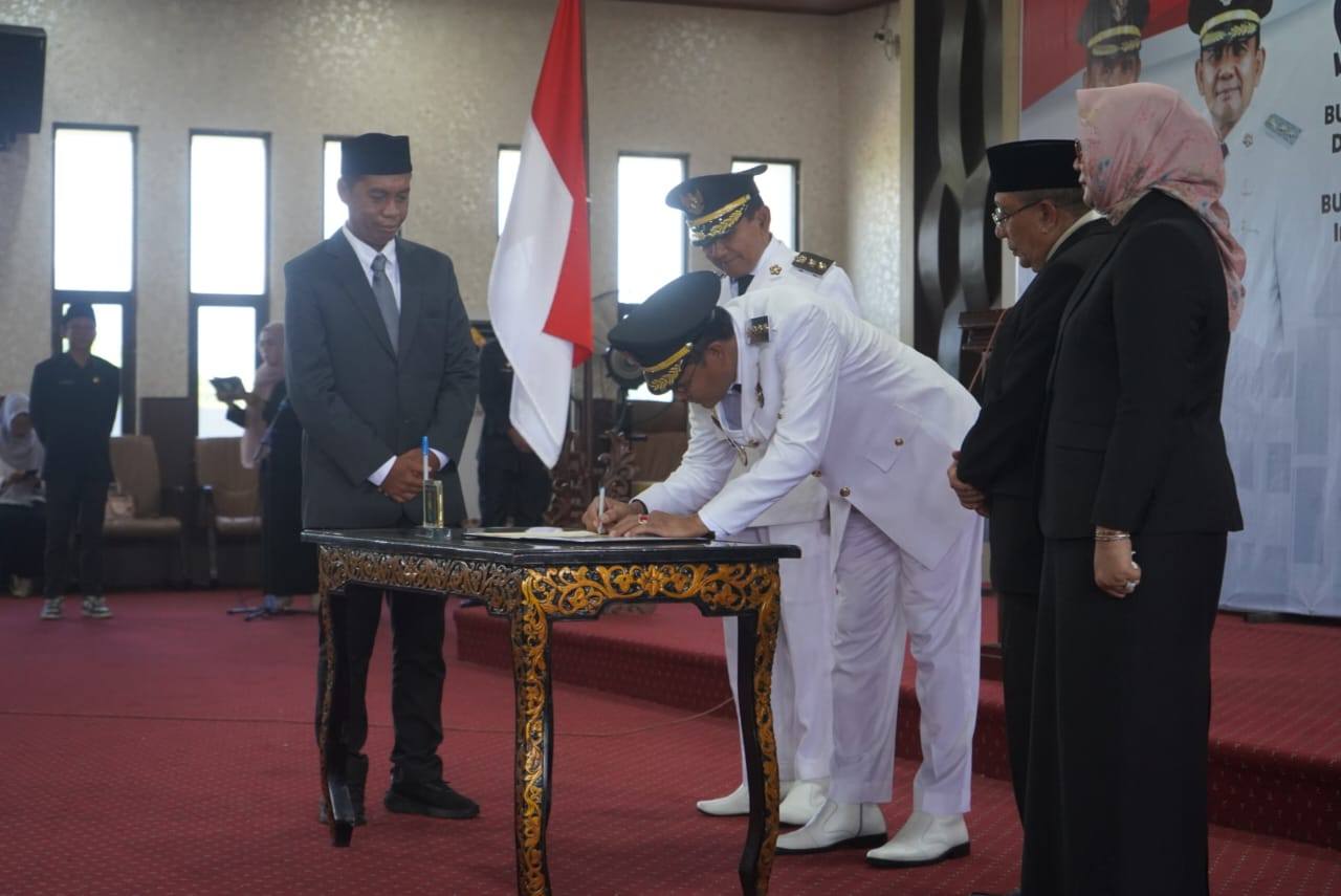 Ir. H. Syarafuddin Jarot dan Drs. H. Mohamad Ansori Resmi Menjabat Sebagai Bupati dan Wakil Bupati Sumbawa Periode 2025-2030