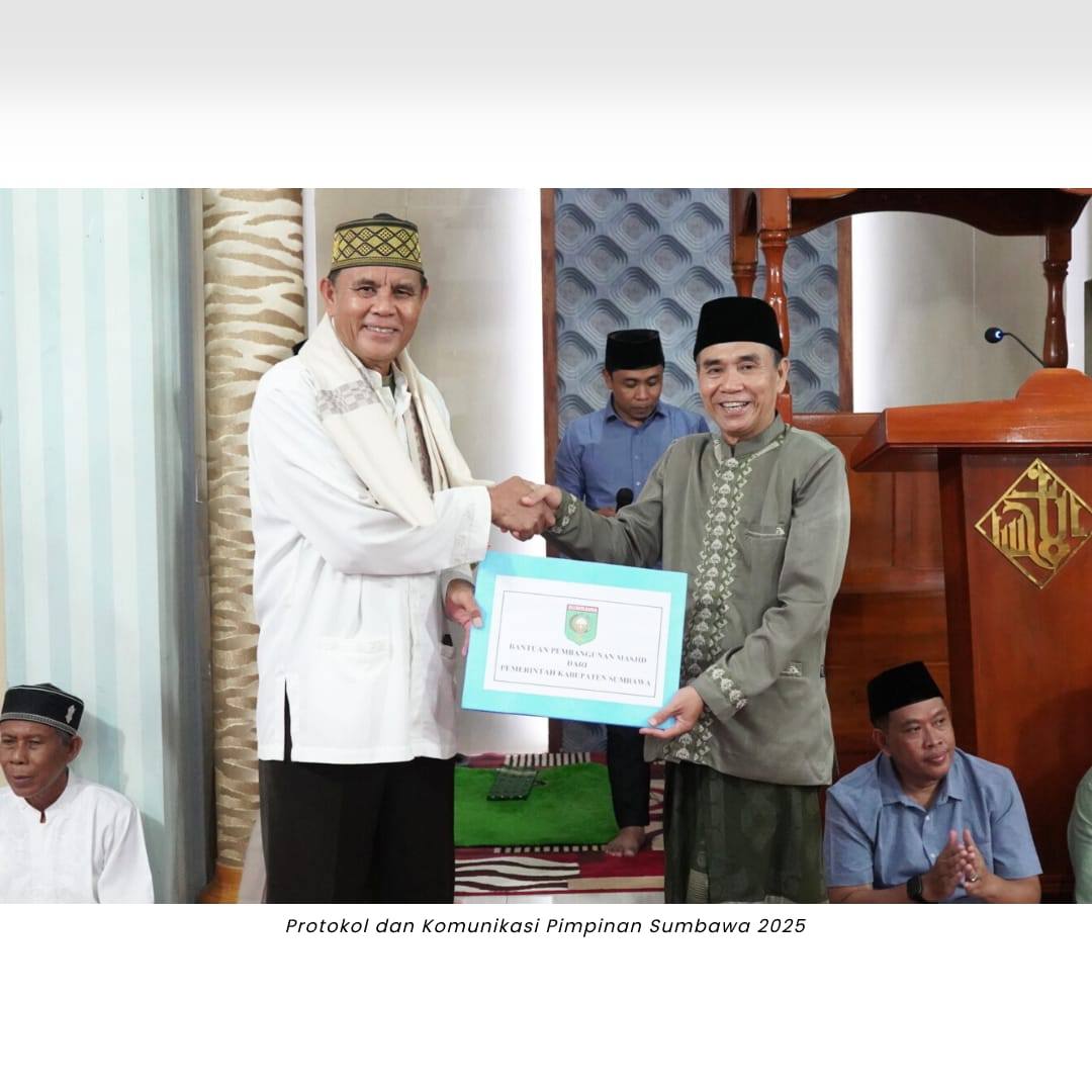 Bupati Sumbawa Laksanakan Sholat Tarawih di Masjid Al-Ikhsan Samapuin