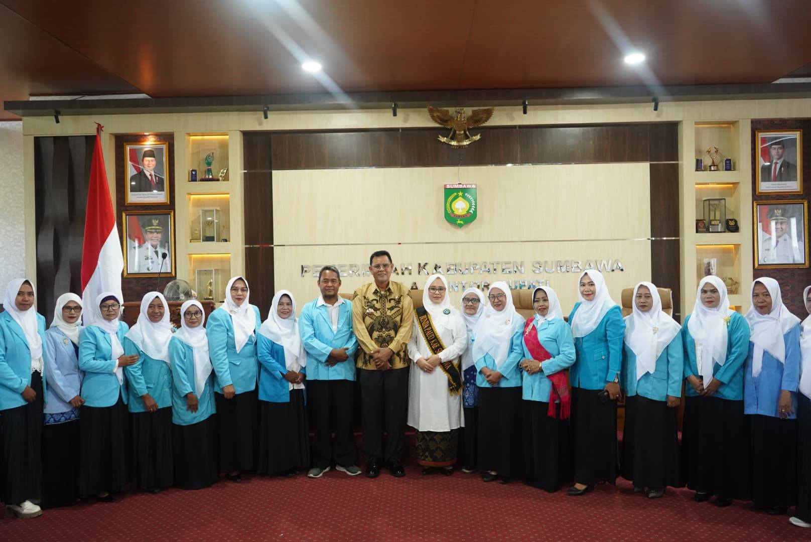 BUPATI SUMBAWA HADIRI HALAL BIHALAL HIMPAUDI, TEGASKAN PERAN STRATEGIS GURU PAUD DALAM BANGUN KARAKTER ANAK DAN PENANGGULANGAN STUNTING