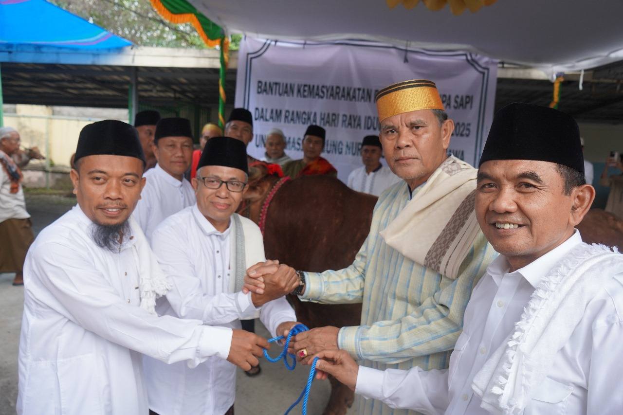 Bupati dan Wakil Bupati Sumbawa Sholat Idul Adha Bersama Masyarakat di Masjid Agung Nurul Huda