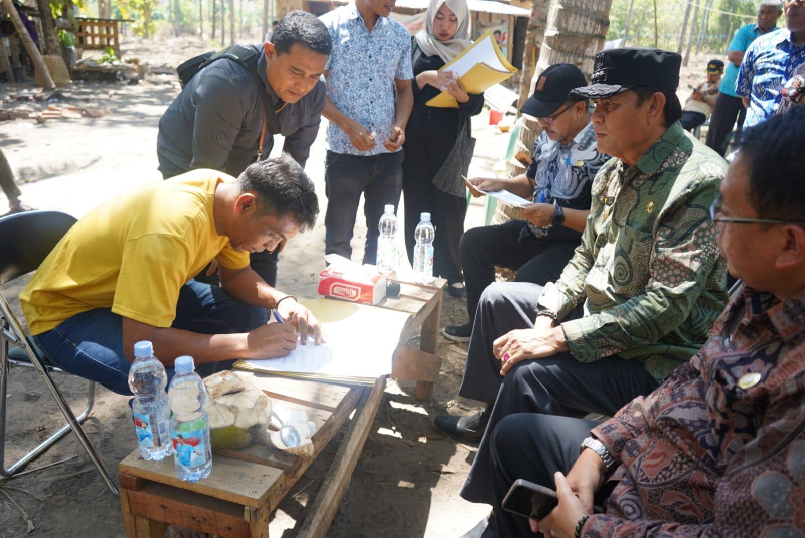 Bupati Sumbawa Serahkan 6 Unit Combine Harvester, Dorong Produktivitas Pertanian dan Kemandirian Pangan