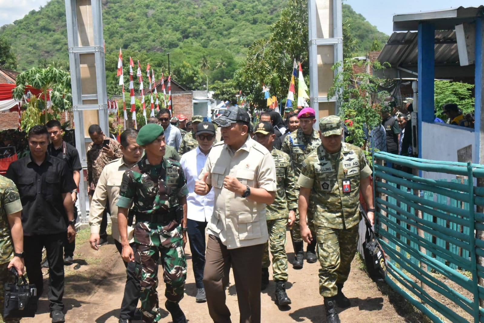 Sinergi Pemerintah Pusat dan Daerah: Menhan, Menkes, dan Panglima TNI Kunjungi Kabupaten Sumbawa
