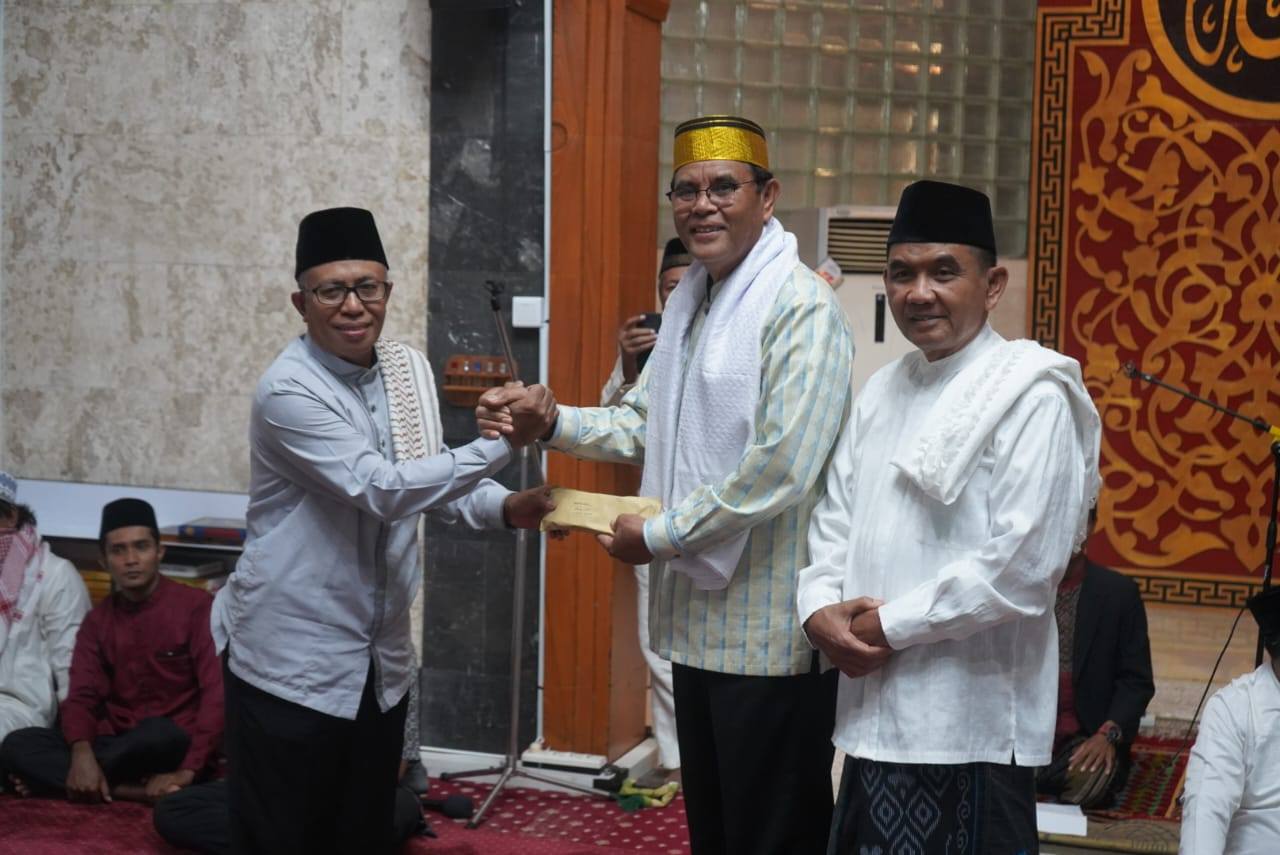 Peringati Isra Mi’raj, Bupati Sumbawa Ajak Masyarakat Perkuat Salat Berjamaah dan Kebersamaan Daerah