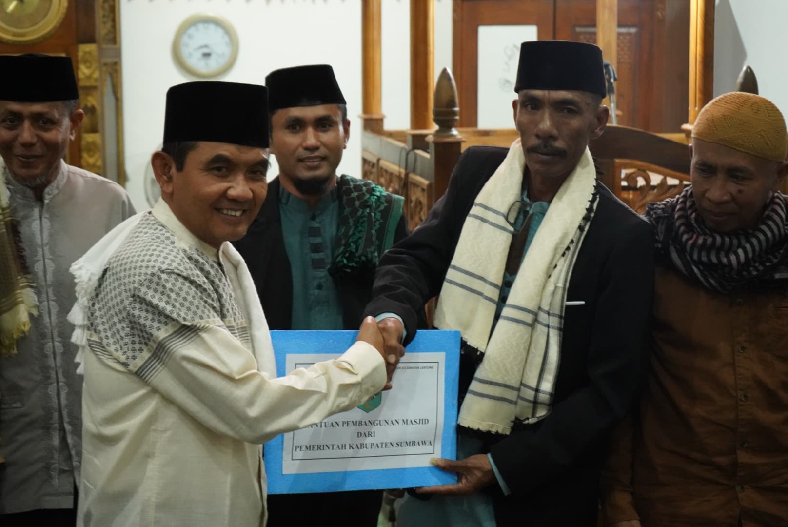 Safari Ramadhan Wakil Bupati Sumbawa di Masjid Al-Hikma, Lantung: Ajak Masyarakat : Lindungi Alam dari Ilegal Logging dan Eksploitasi yang Tidak Bertanggung Jawab