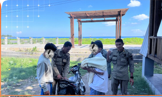 Satpol PP Sumbawa Amankan Siswa yang Bolos Sekolah di Pantai Saliper Ate