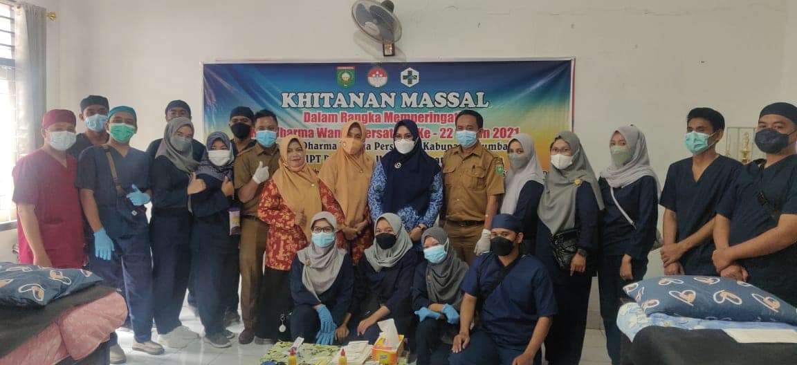PERINGATI HUT DHARMAWANITA Ke-22 DENGAN BAKTI SOSIAL ,"KHITANAN MASSAL"