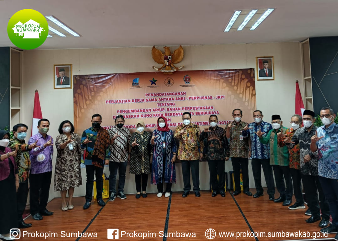 Bupati Sumbawa Hadiri Penandatanganan Perjanjian Kerja Sama ANRI, Perpusnas dan JKPI