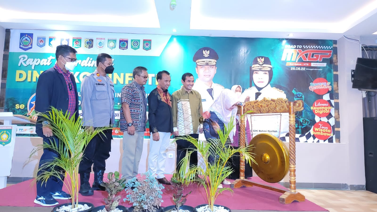 Rapat koordinasi Dinas Kominfotik se-Propinsi NTB  Mewujudkan Kominfotik yang Komunikatif, Informatif, Handal, Aman dan Optimum