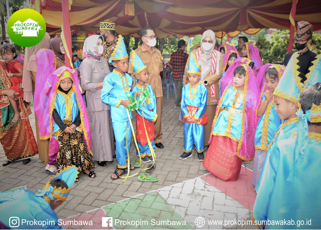 Di SDN Pamulung, Wabup  Sumbawa Launching Program Sabtu Budaya
