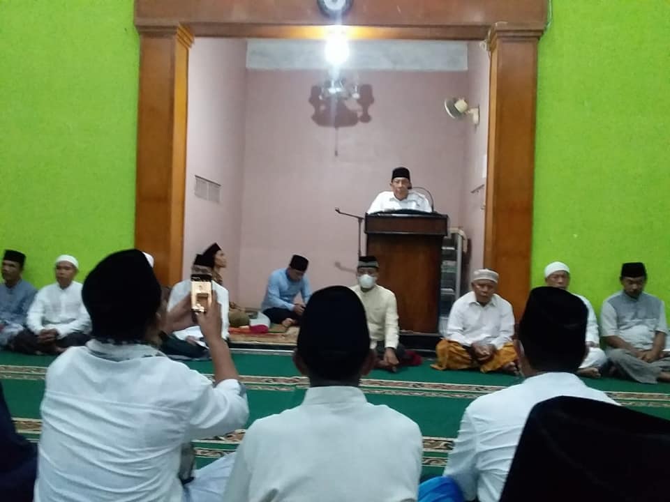 Safari di Labuhan Badas Bupati Ajak Warga Hidupkan Kaegiatan Mengaji Ba'da Magrib