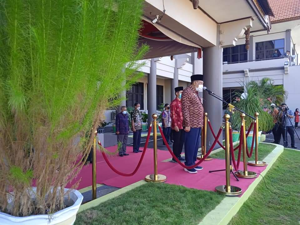  BUPATI SUMBAWA PIMPIN UPACARA PERINGATAN HARI SUMPAH PEMUDA 