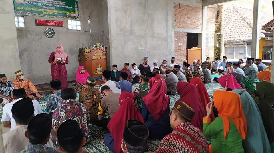 MAULID NABI MUHAMMAD, SAW. DI DUSUN BANGKONG, WAKIL BUPATI SUMBAWA  MENYAMPAIKAN BEBERAPA PESAN KE MASYARAKAT