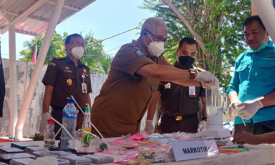 PEMUSNAHAN BARANG BUKTI PERKARA YANG SUDAH BERKEKUATAN HUKUM TETAP KEJAKSAAN NEGERI SUMBAWA