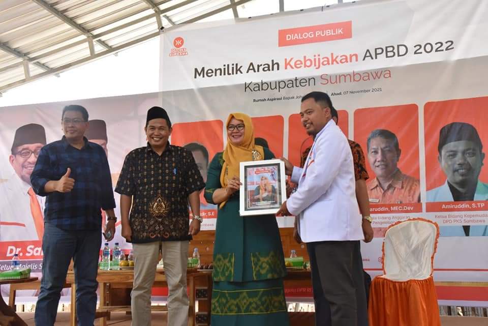 DISKUSI “MENILIK ARAH KEBIJAKAN APBD TAHUN 2022”
