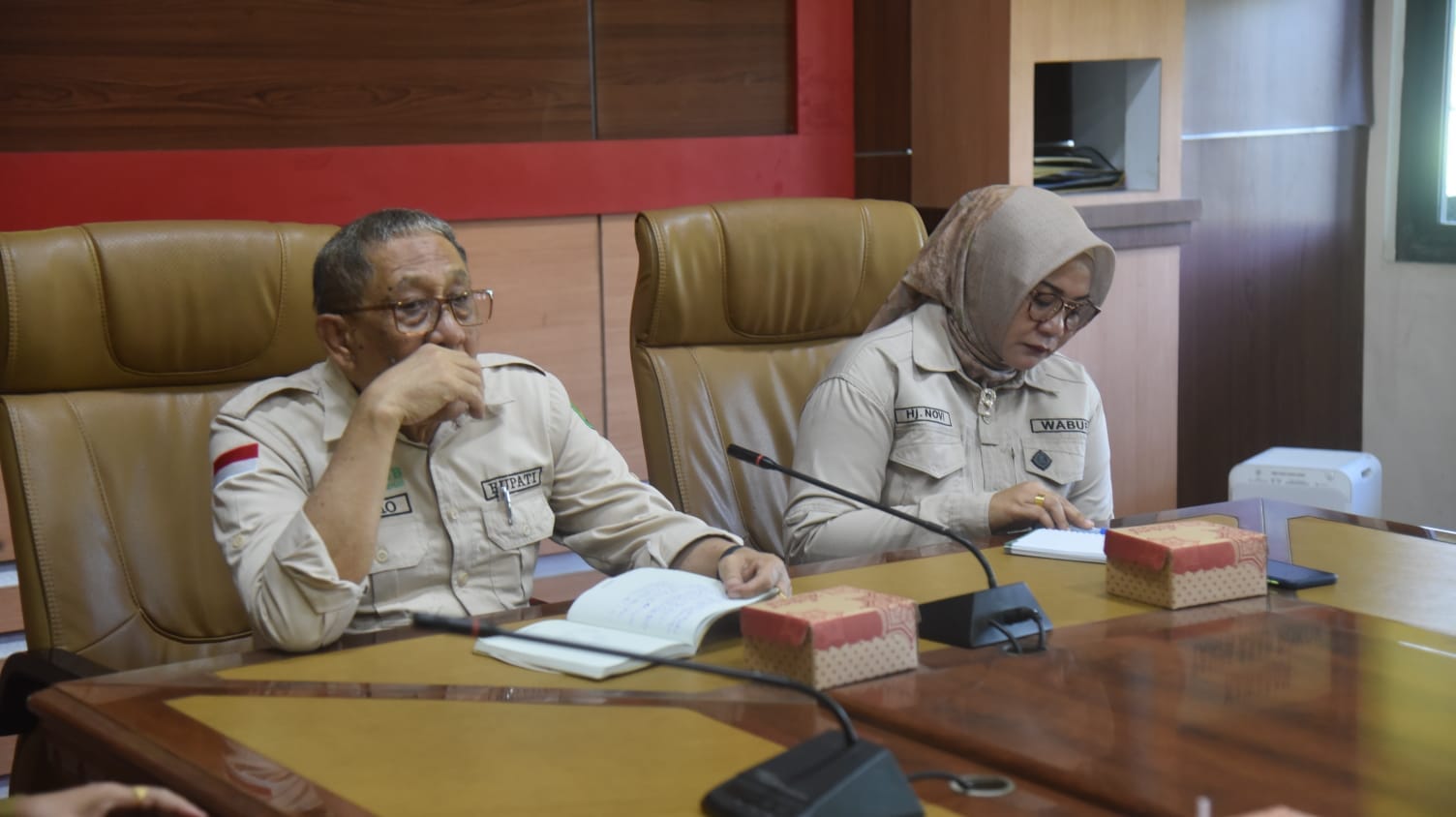 BUPATI SUMBAWA PIMPIN RAPAT PENGENDALIAN INFLASI, DILANJUT WABUP SIDAK PASAR