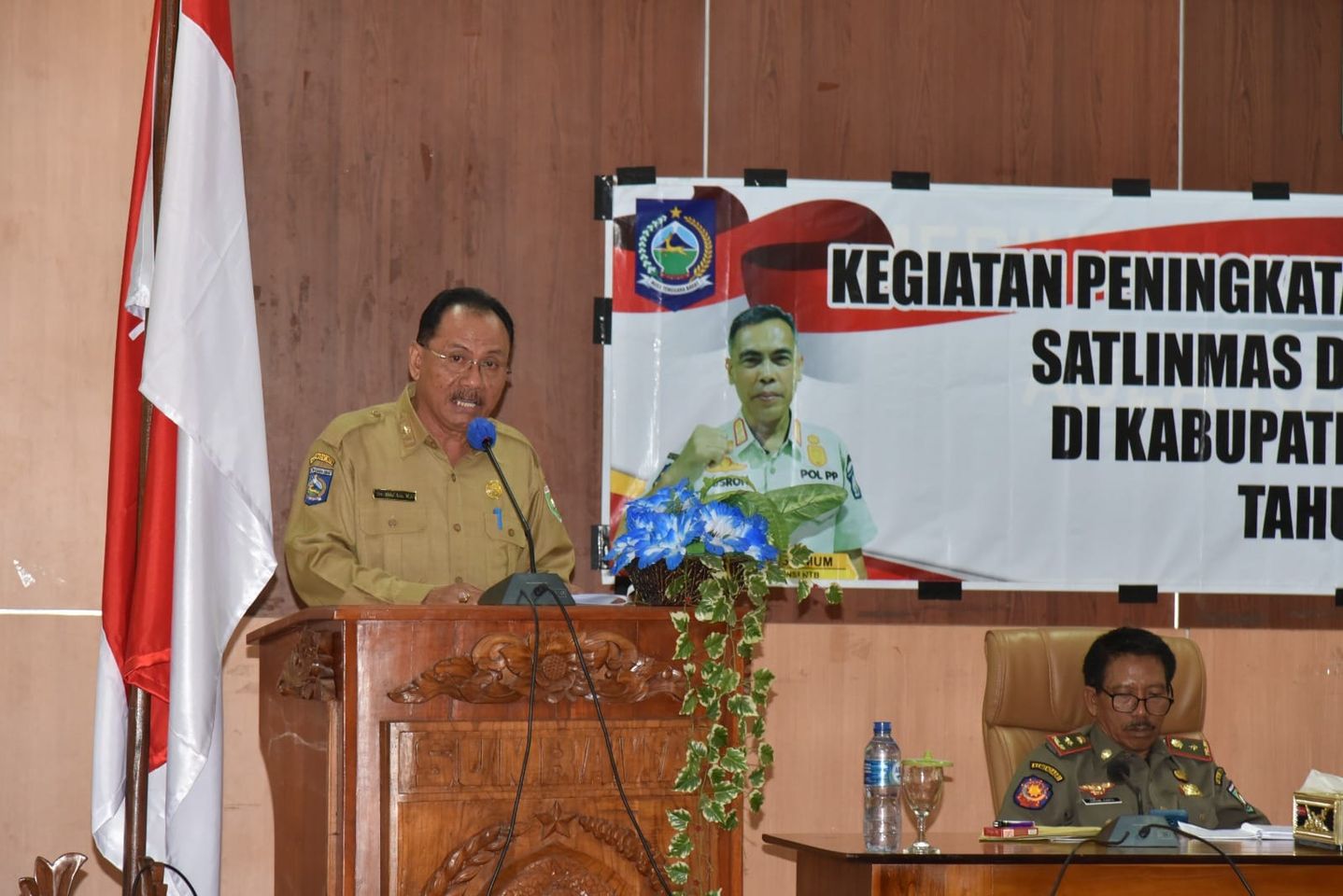 PENINGKATAN KAPASITAS APARATUR SATLINMAS DESA / KELURAHAN DI KABUPATEN SUMBAWA