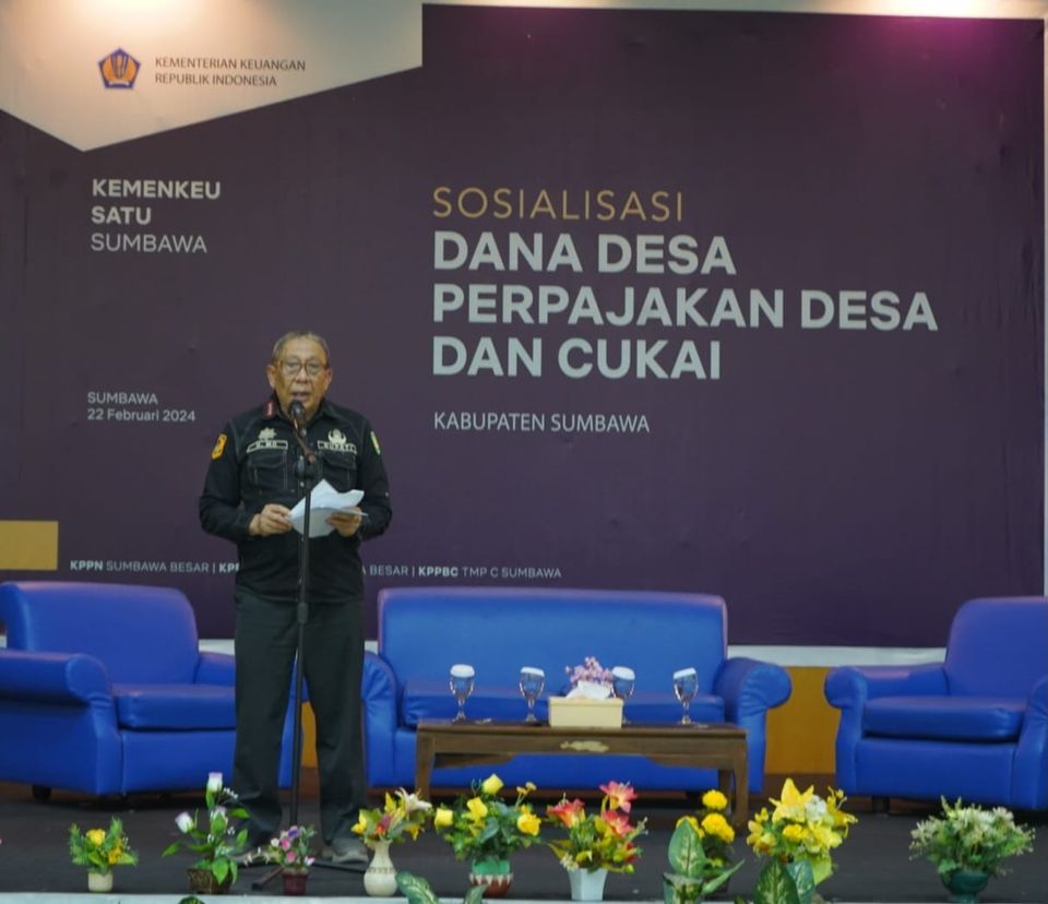 BUPATI SUMBAWA HADIRI SOSIALISASI DANA DESA, PAJAK DESA DAN CUKAI