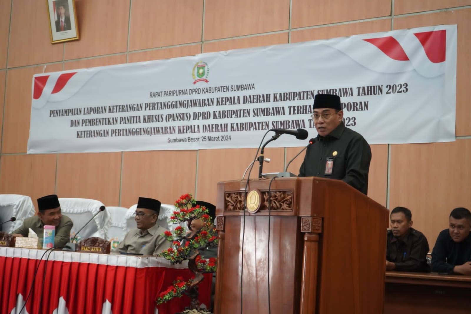 RAPAT PARIPURNA PENYAMPAIAN LKPJ KEPALA DAERAH KABUPATEN SUMBAWA TAHUN 2023