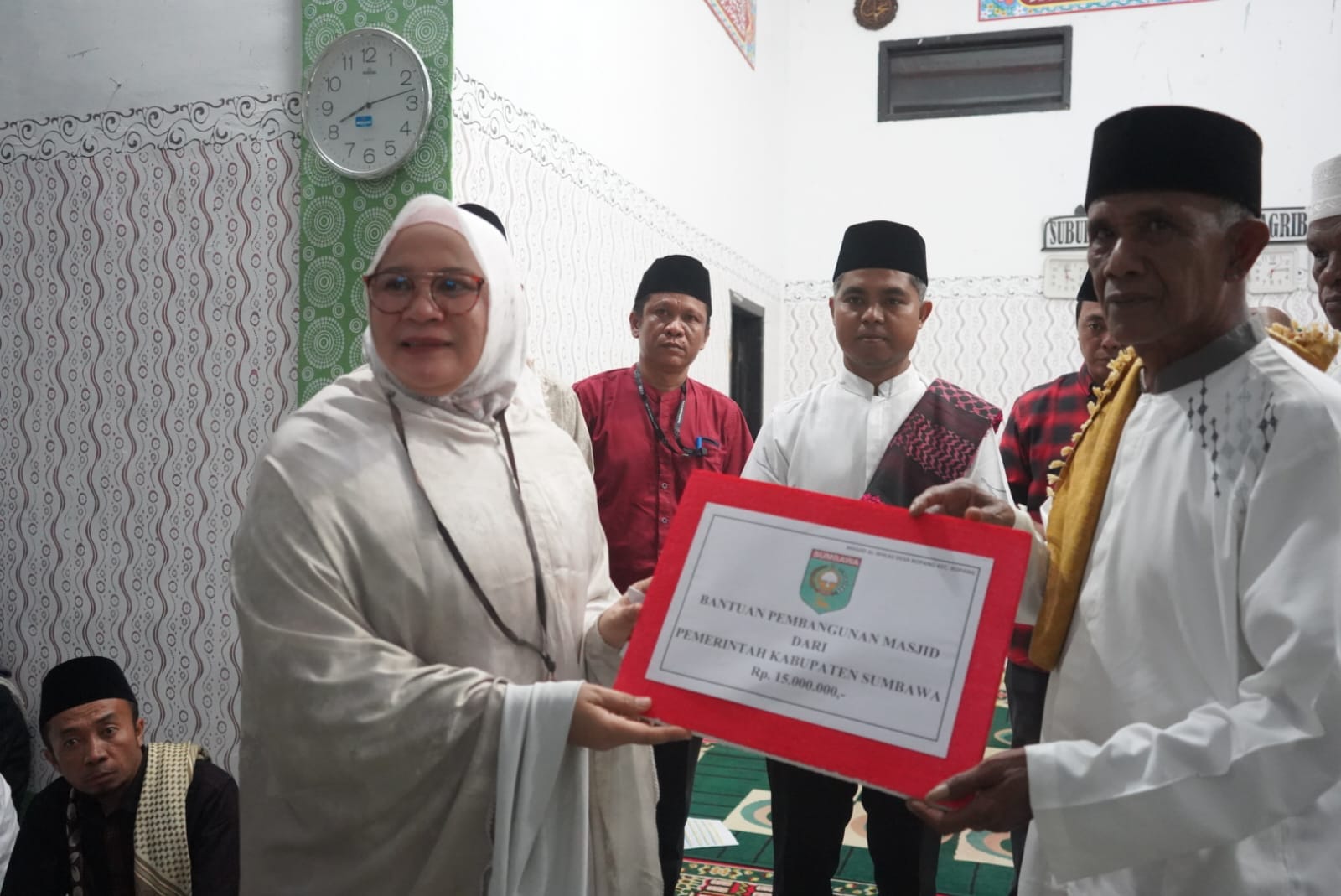 Safari Ramadhan, Wabup : Secara Bertahap Jalan Ropng Akan Kita Upayakan Perbaikan