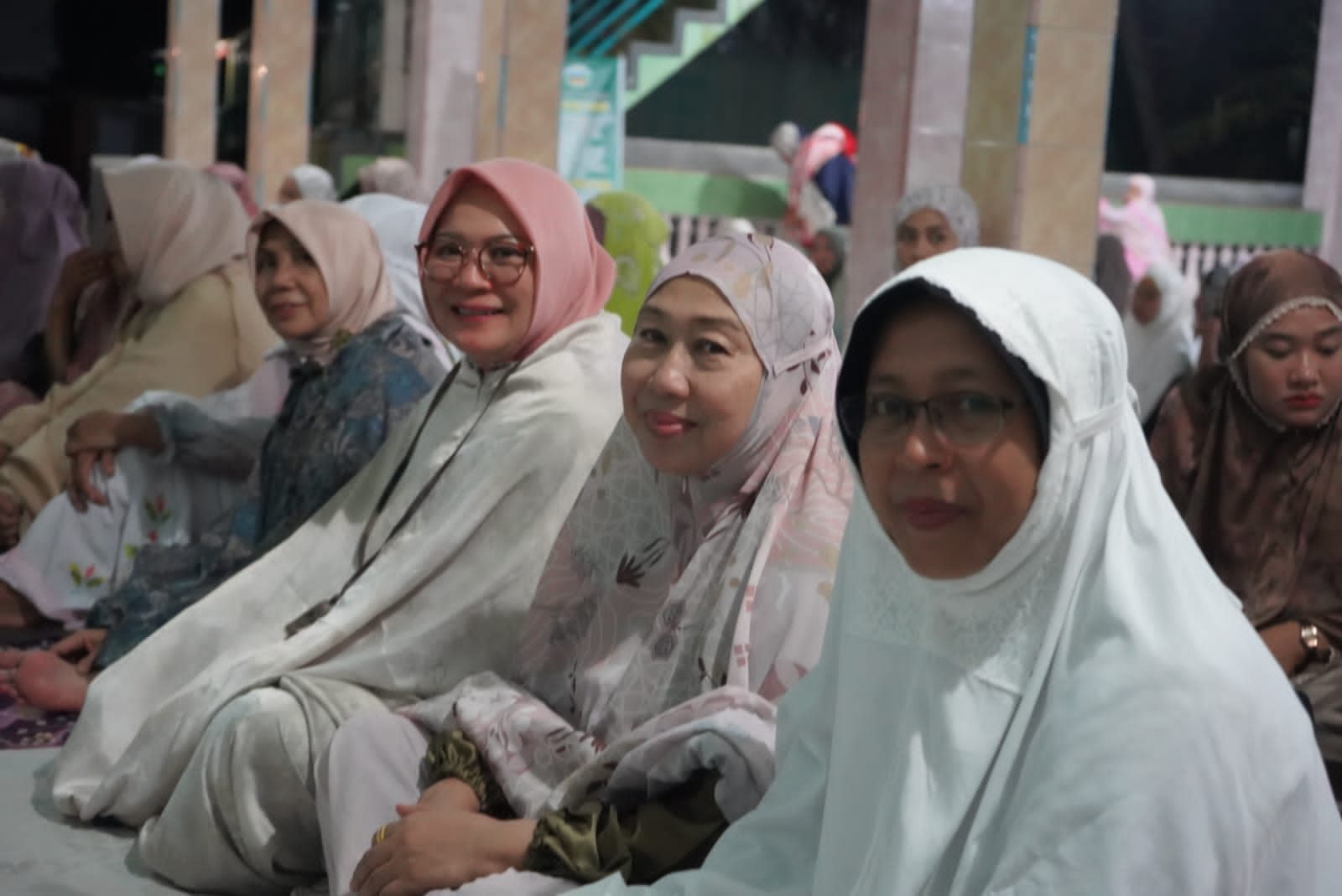 Bupati sumbawa - Drs.H. Mahmud Abdullah melaksanakan safari ramadhan 1445 hijriah/ 2024 M di Masjid Al Falah Desa Labuhan Jambu Kecamatan Tarano 