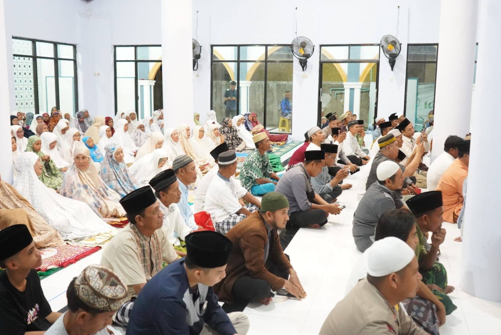 Bupati Sumbawa Safari Ramadhan di Alas Barat: Digitalisasi Pemerintahan Harus Dibarengi dengan Iman dan Taqwa