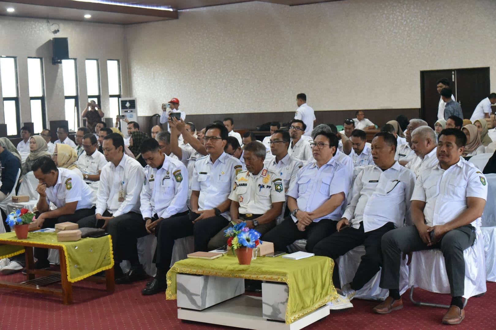 BUPATI SUMBAWA TEKANKAN PENTINGNYA OPTIMALISASI DANA APBN DAN CSR UNTUK PEMBANGUNAN DAERAH