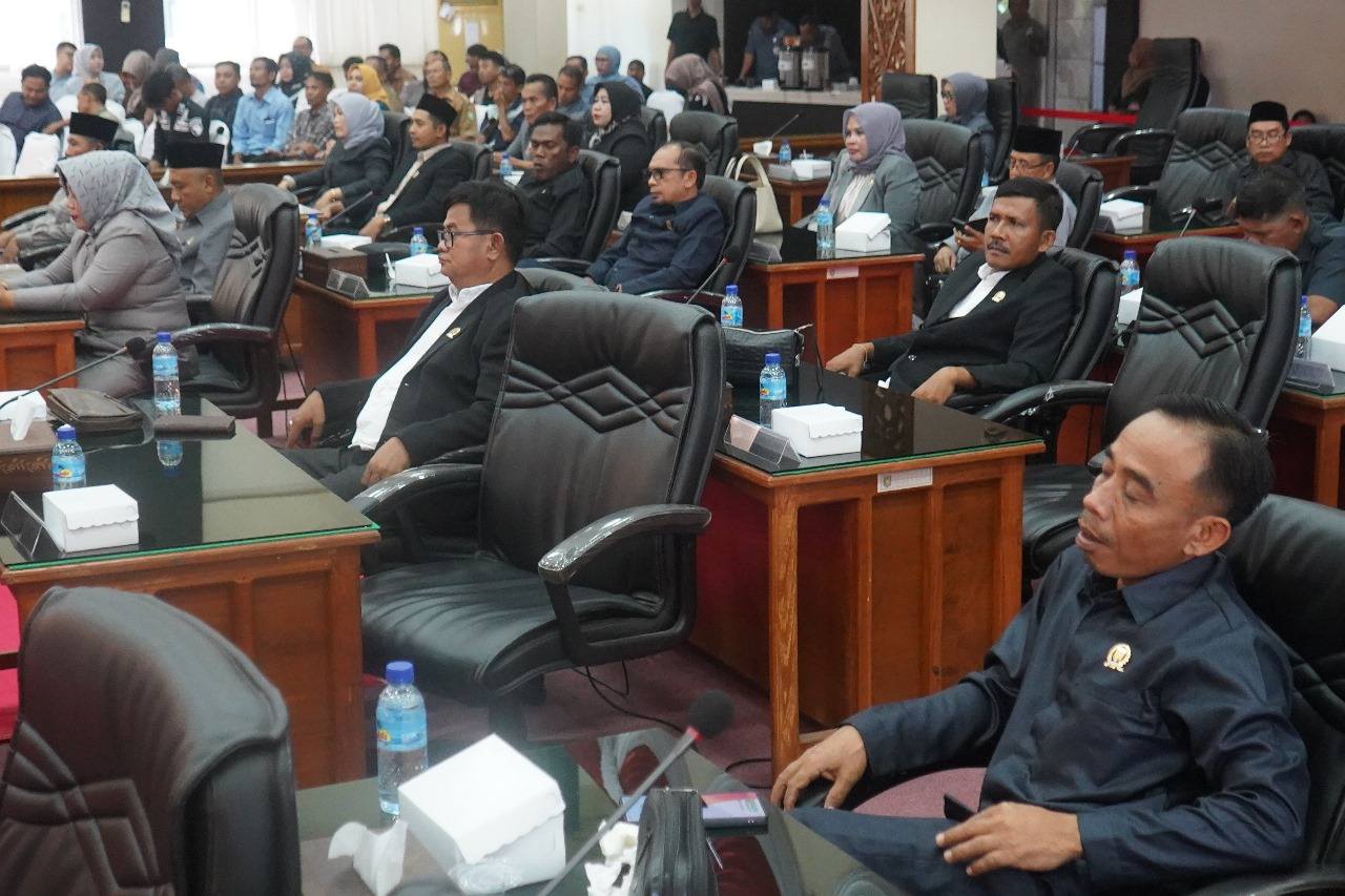Optimalisasi PAD, Bupati Sumbawa Sampaikan Penjelasan Penyertaan Modal Daerah dalam Rapat Paripurna DPRD