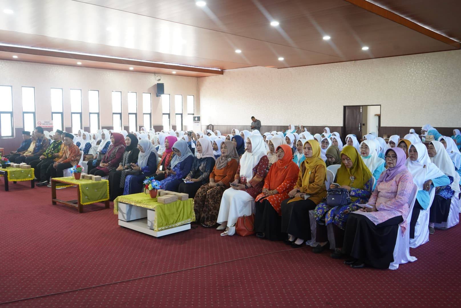 BUPATI SUMBAWA HADIRI HALAL BIHALAL HIMPAUDI, TEGASKAN PERAN STRATEGIS GURU PAUD DALAM BANGUN KARAKTER ANAK DAN PENANGGULANGAN STUNTING