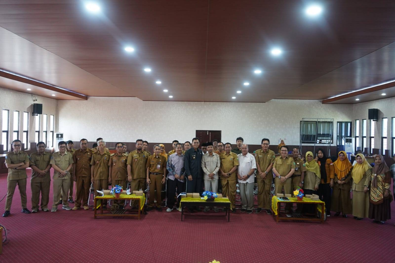 Dorong Pemerataan Kesehatan, Bupati Sumbawa Buka Sosialisasi Beasiswa Kedokteran dan Farmasi Kerja Sama Unram