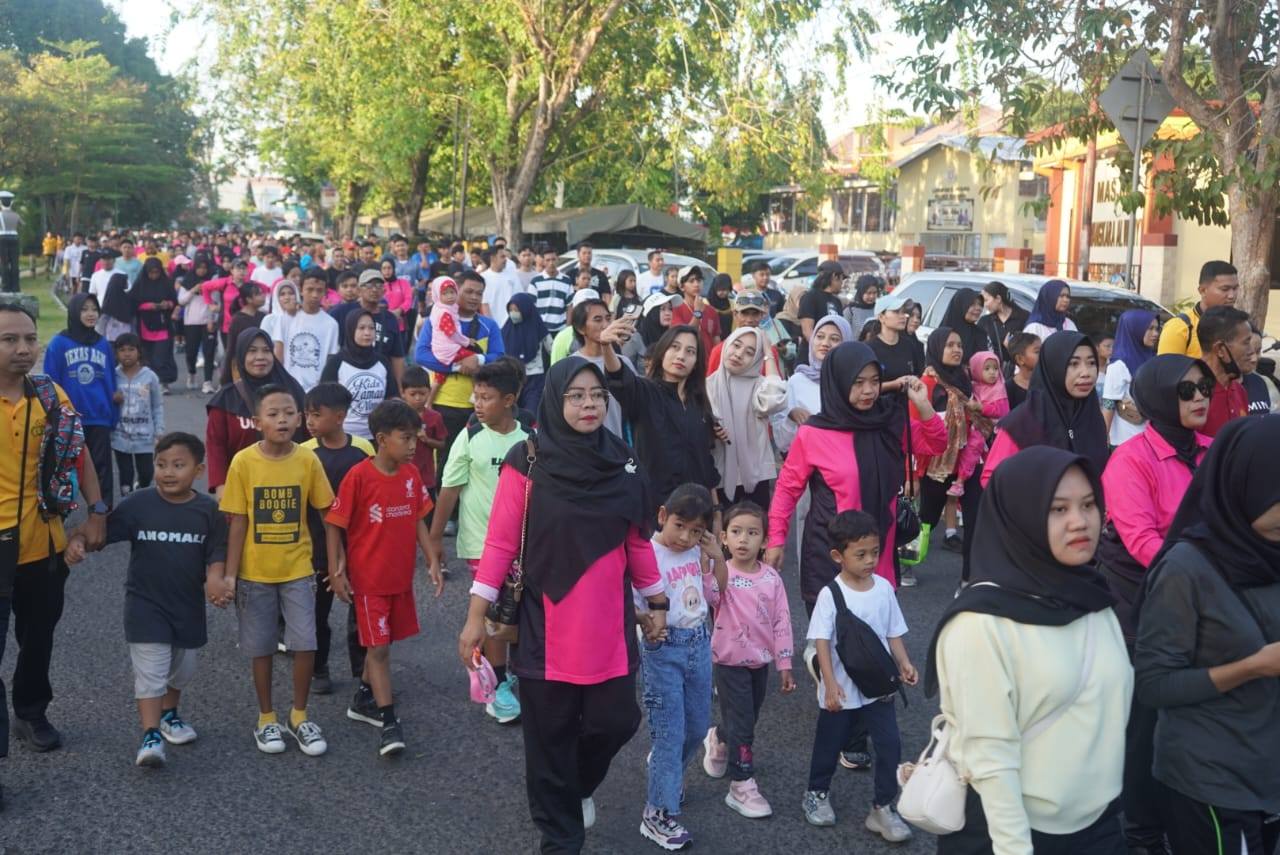 Pemkab Sumbawa Dukung Jalan Santai Hari Bhayangkara ke-79