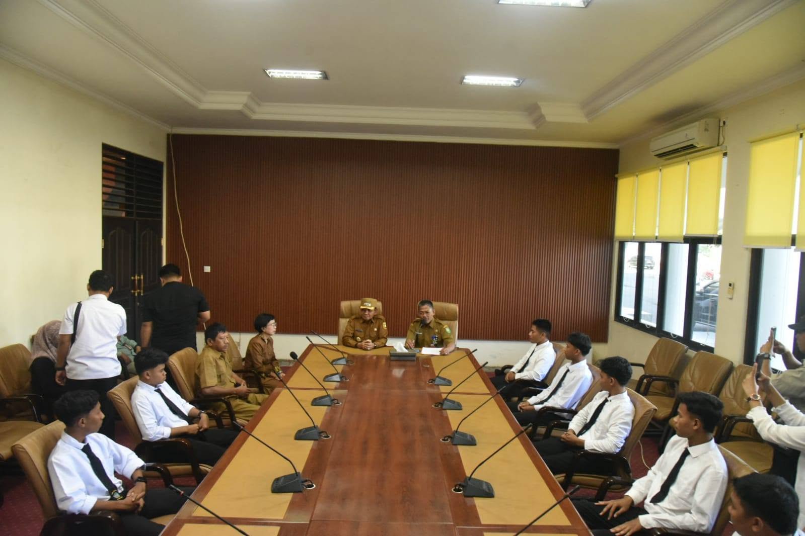 Wakil Bupati Sumbawa Lepas 10 Peserta PLKI Panasonic ke Jakarta: Dorong Generasi Muda Siap Kerja dan Berdaya Saing