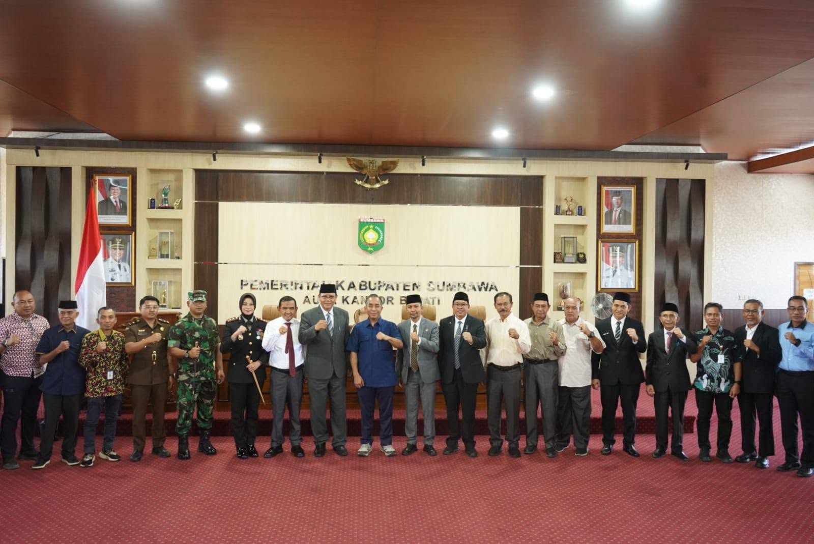 Komisi V DPR RI Kunjungi Sumbawa, Bupati Sampaikan Kondisi Jalan yang Memprihatinkan