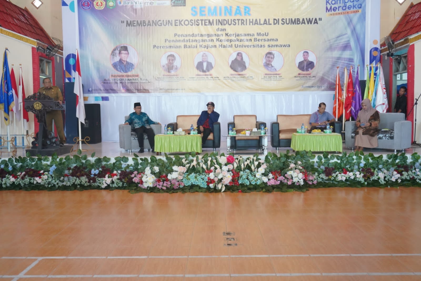 SEMINAR MEMBANGUN EKOSISTEM INDUSTRI HALAL DI SUMBAWA PENANDATANGANAN KERJASAMA MOU, PENANDATANGAN KESEPAKATAN  BERSAMA, DAN PERESMIAN  BALAI KAJIAN H