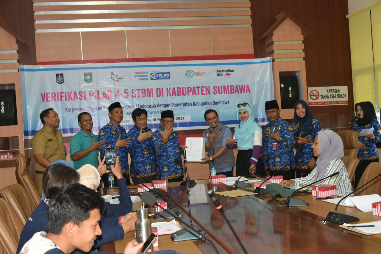 Bupati Sumbawa Terima Tim Verifikator Pilar 4 dan 5 STBM