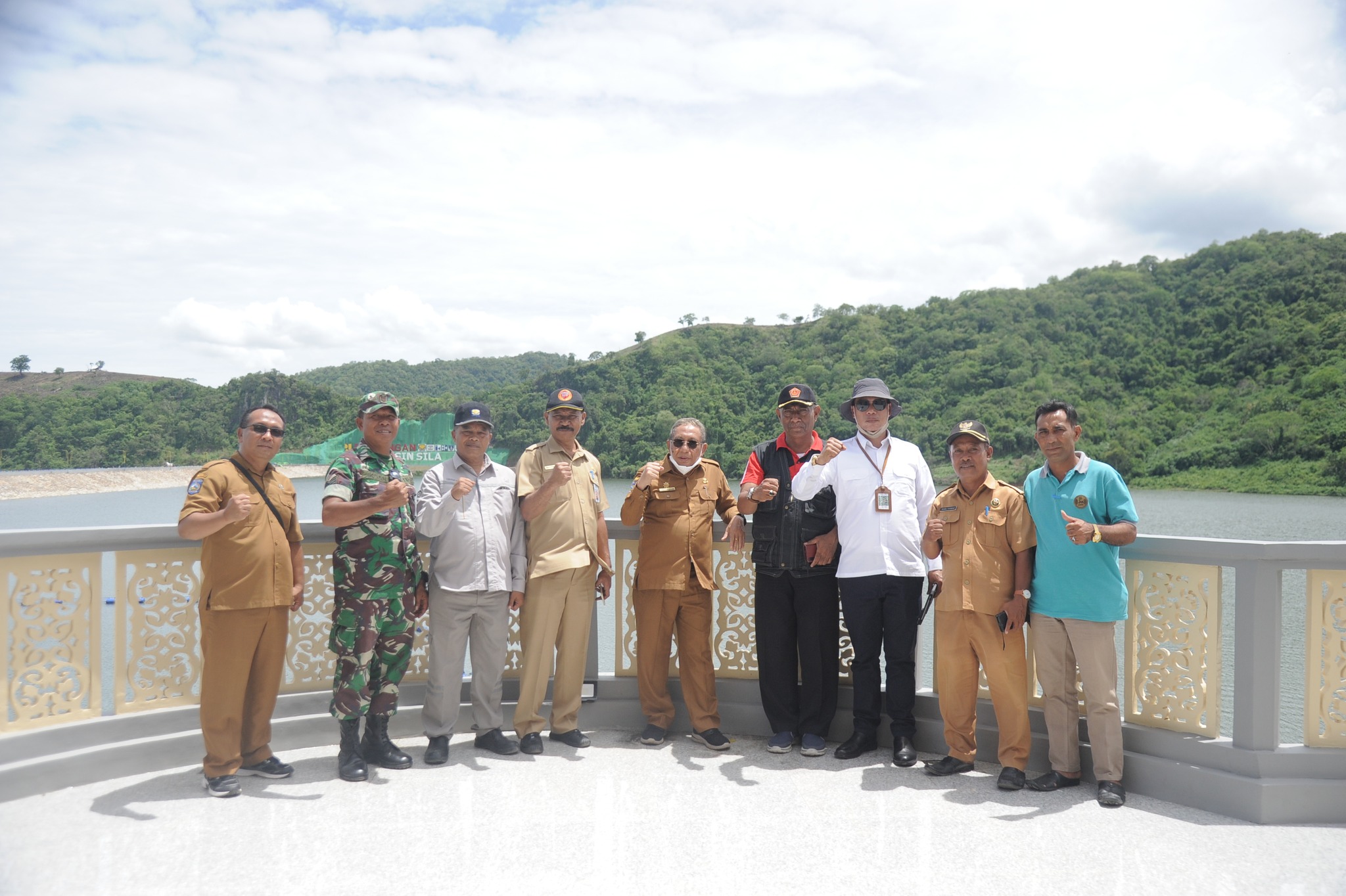 BUPATI SUMBAWA TINJAU PASAR UTAN PASCA PENERTIBAN