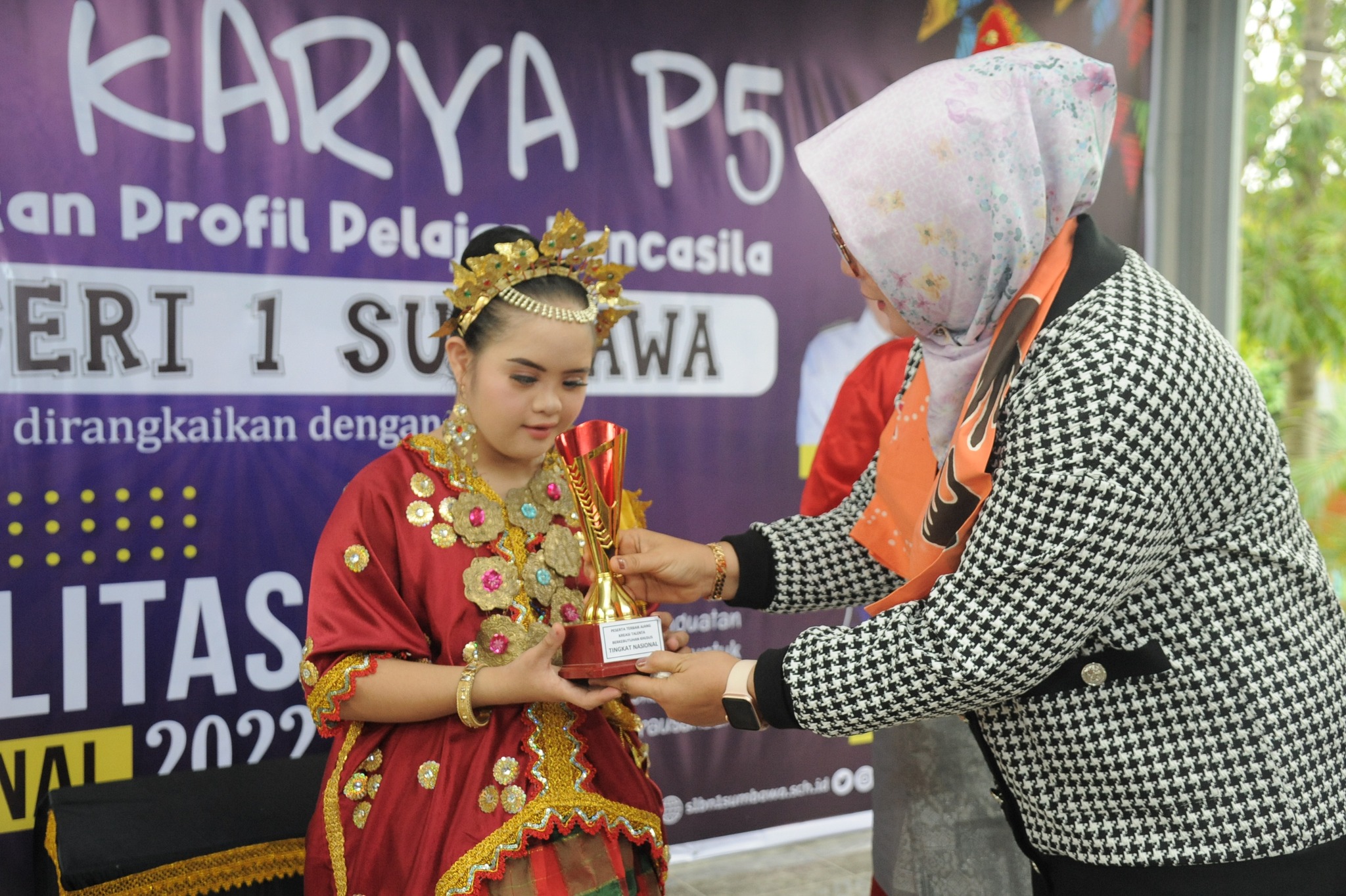 Wabup Bangga dan Terharu Saksikan Hasil Karya dan Prestasi Siswa-Siswi SDLB