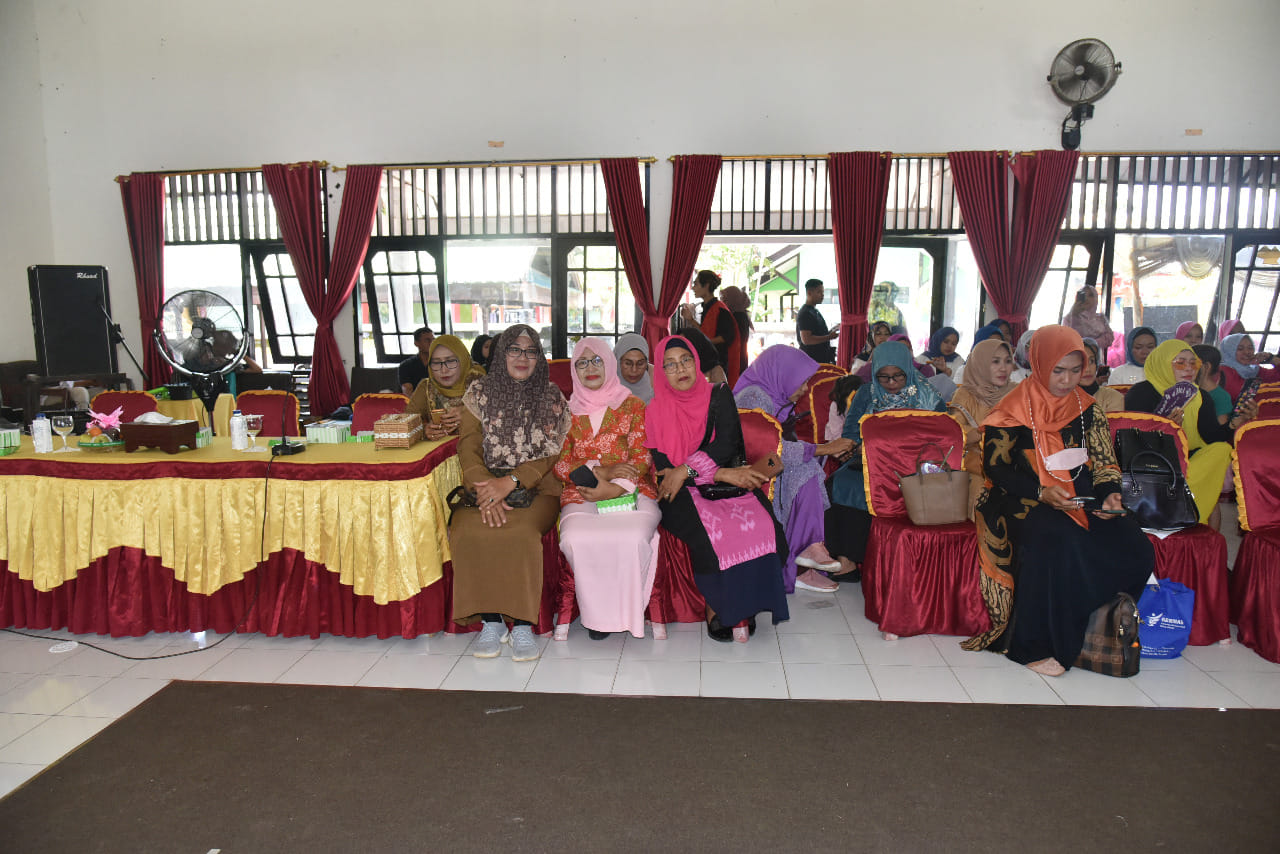 Lomba Fashion Show Busana Pesta Muslimah Dalan Rangaka Peringatan Hari Ibu ke-94 Tahu 2022 Kerjasama dengan Dekranasda Kabupaten Sumbawa