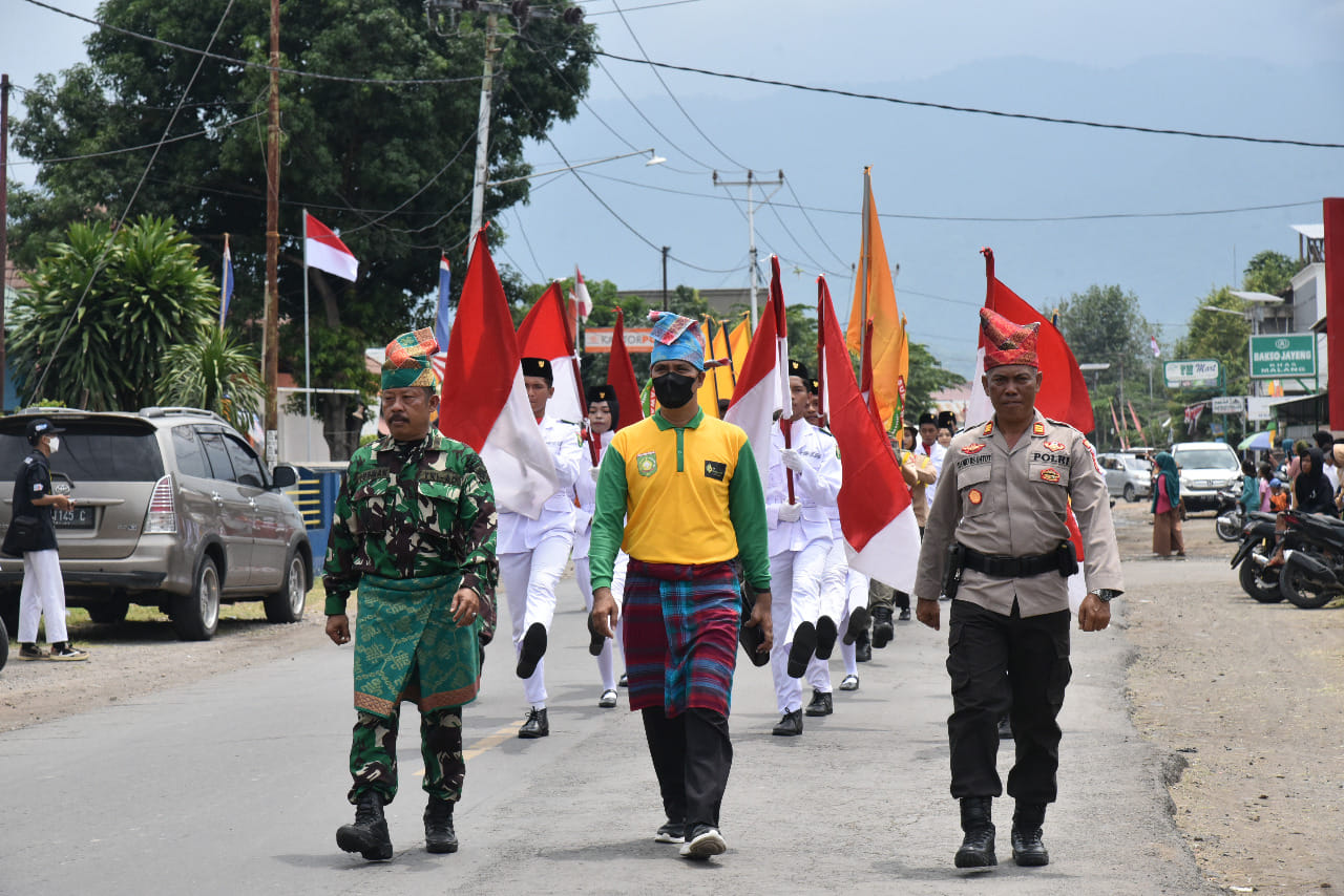Panji Pataka Lambang Daerah Kab. Sumbawa Mulai di Arak 