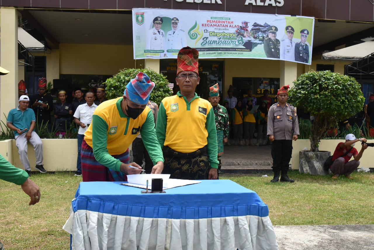 Pelepasan Kirap Pataka Lambang Kabupaten Sumbawa dalam rangka Hari Jadi Kab. Sumbawa ke 64 Tahun 2022
