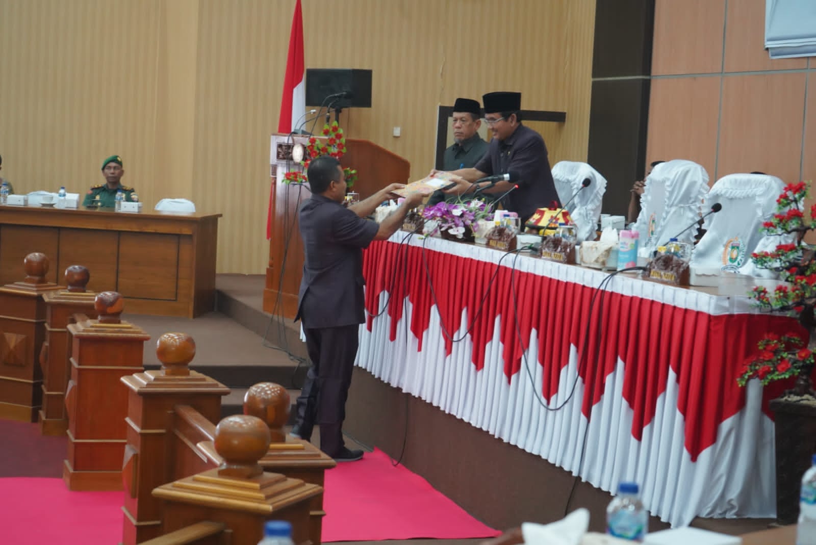 Penyampaian Pandangan Umum Fraksi-fraksi DPRD Kabupaten Sumbawa Terhadap 3 (tiga) Raperda yang berasal dari Pemerintah Daerah Kabupaten Sumbawa Tahun 