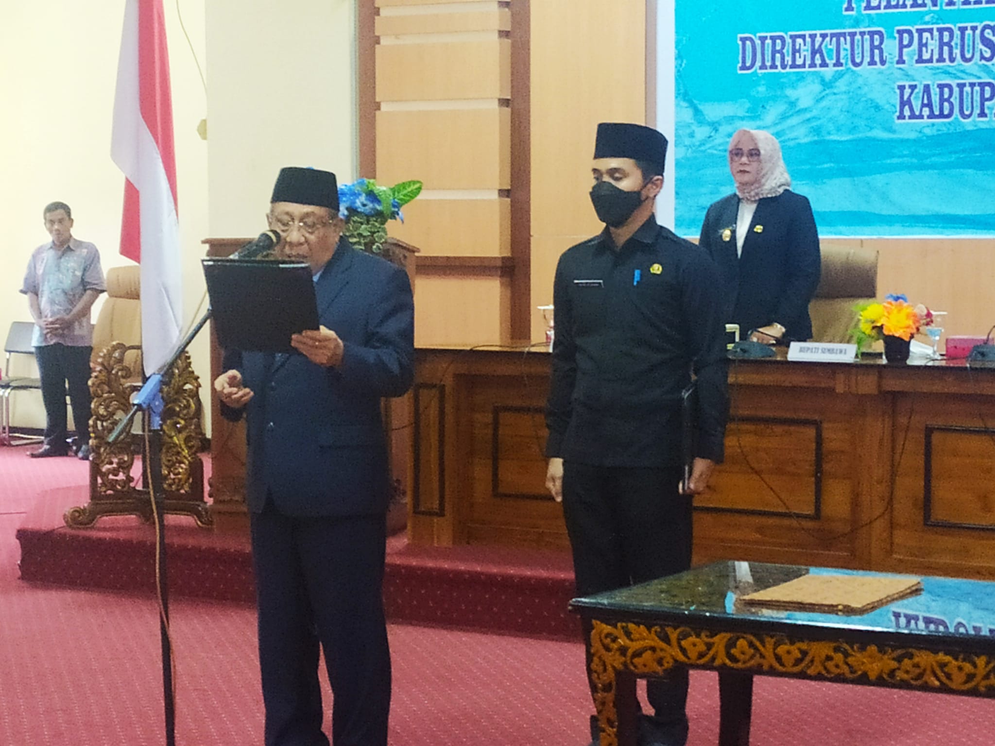 PENGUCAPAN SUMPAH/JANJI PELANTIKAN JABATAN DIREKTUR PERUSAHAAN UMUM DAERAH AIR MINUM BATULANTE KABUPATEN SUMBAWA PERIODE  2022-2027