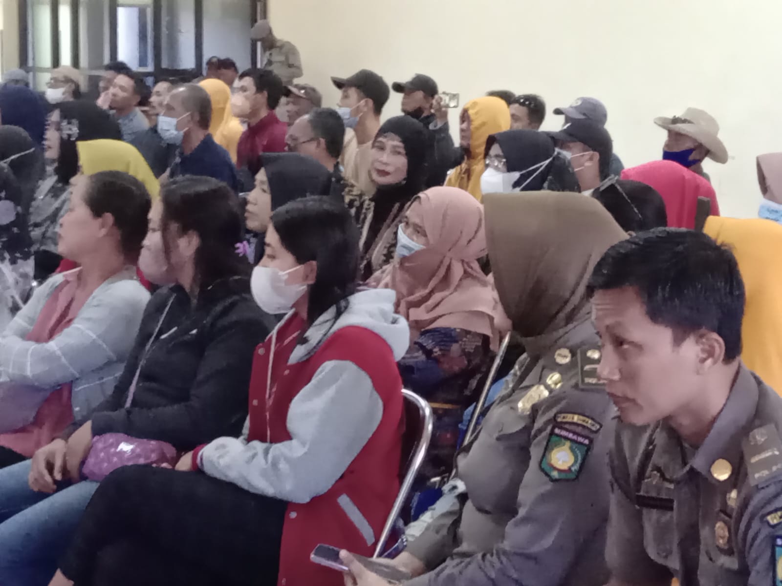 PERTEMUAN ANTARA PEMERINTAH KABUPATEN SUMBAWA DENGAN PARA PEDAGANG KECAMATAN UTAN