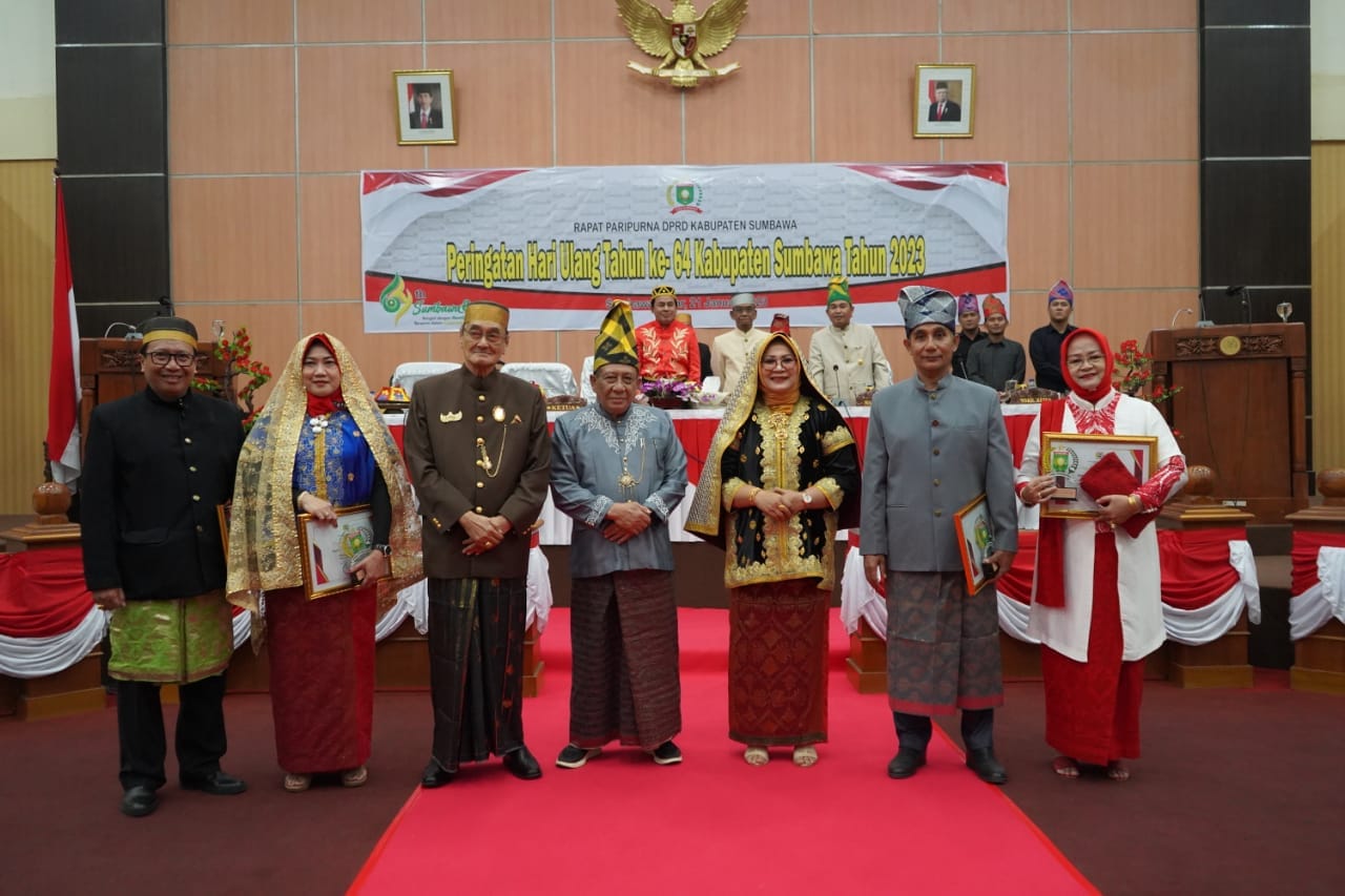Rapat Paripurna Istimewa DPRD Kabupaten Sumbawa dalam rangka memperingati HUT ke 64 Kabupaten Sumbawa