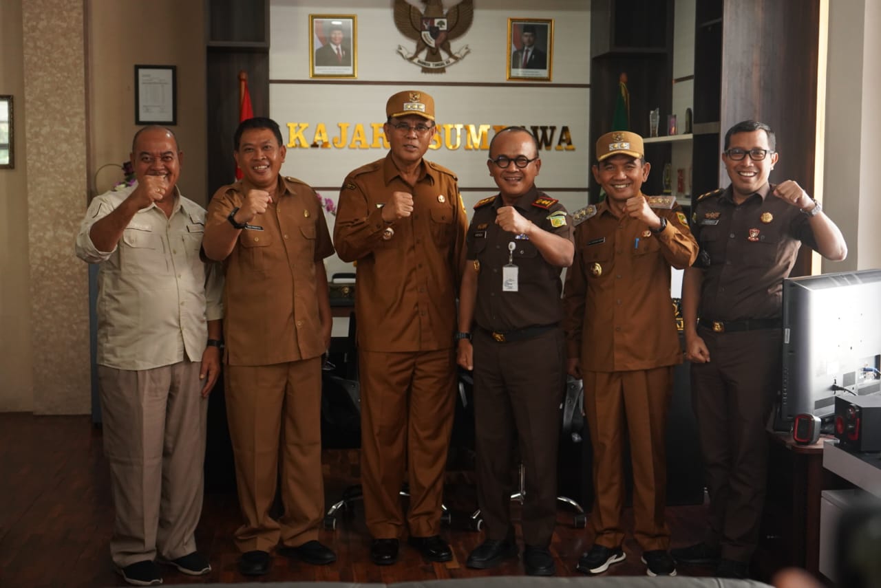 BUPATI DAN WAKIL BUPATI SUMBAWA BERSILATURAHMI KE OPD LINGKUP SETDA DAN FORKOPIMDA