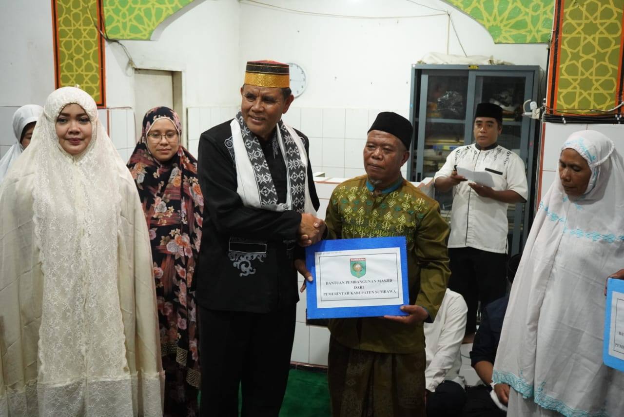 Ditemani Bupati Sumbawa, Wakil Gubernur NTB Safari Ramadhan di Dusun Punik, Batu Dulang