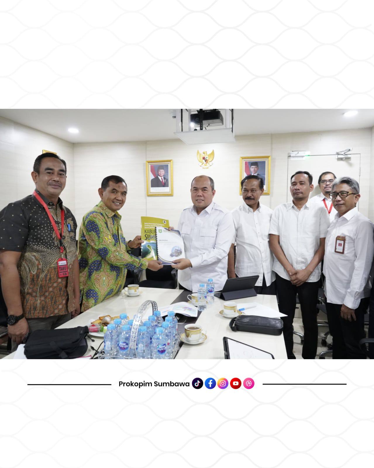 Wabup Sumbawa Audiensi dengan Dirjen Kemensos RI, Usulkan Program RST dan Kampung Siaga Bencana