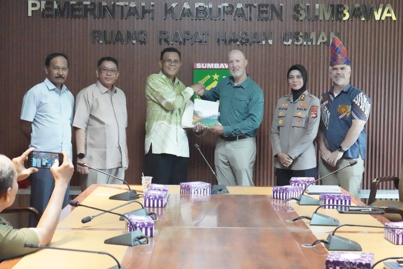 Dunia Melirik Sumbawa: Kunjungan Delegasi Amerika Serikat Buka Peluang Kerja Sama dan Pengelolaan Tambang Rakyat yang Berkelanjutan